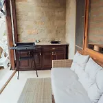 Spacious Stylish With Large Terrace And Amazing View, 5 Min To Gondola & Bar Str Апартаменты