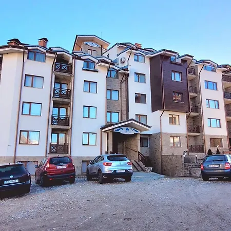 Spacious Stylish With Large Terrace And Amazing View, 5 Min To Gondola & Bar Str *