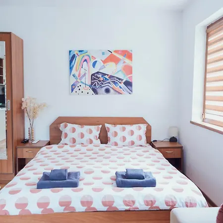 Spacious Stylish With Large Terrace And Amazing View, 5 Min To Gondola & Bar Str Daire *