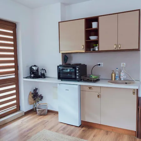 Daire Spacious Stylish With Large Terrace And Amazing View, 5 Min To Gondola & Bar Str *