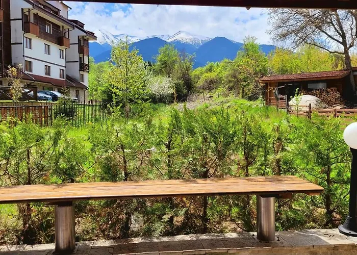 Spacious Stylish With Large Terrace And Amazing View, 5 Min To Gondola & Bar Str Lejlighed